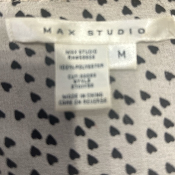 Max Studio Cream and Black Patterned V-Neck Blouse - Picture 4 of 4